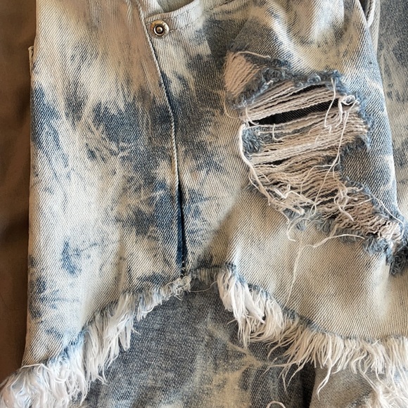 *Good Condition* PLEASE BUY, moving! Rewash Acid Wash Sz. 11 Shorts - Picture 2 of 5
